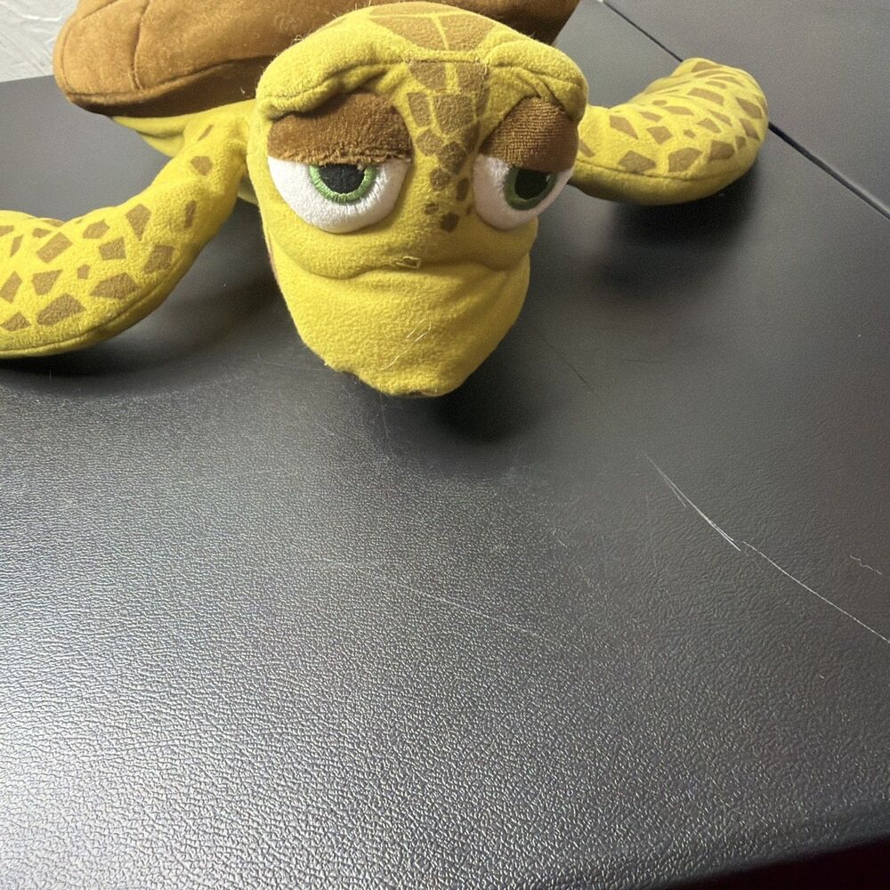 Disney Store- Exclusive -Finding Nemo- Crush- Plush Finding Dory 18" Sea Turtle